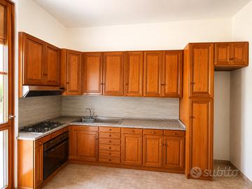 Cucina grande in legno