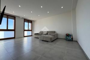 3 LOCALI A CATTOLICA