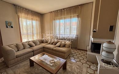 VILLA CON GIARDINO