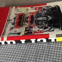 Libro magazine ferrari