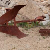 Aratro voltorecchio motocoltivatore