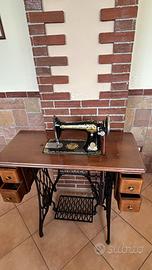 Macchina da cucire SINGER “1915”