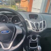ford fiesta benzina gpl