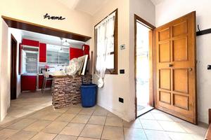 CASA DI CORTE A SERRAVALLE PISTOIESE