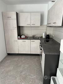 Alloggio in via fontanesi : 365 euro