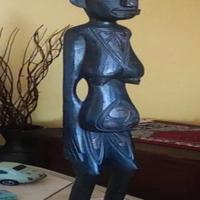 Statua Etnica Legno Nero – Altezza 66 cm