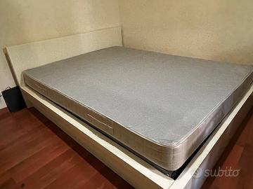 Letto matrimoniale con contenitore