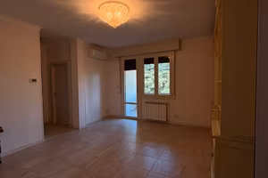 Privato: Trilocale con garage - zona San Lazzaro