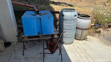 Cisterne acqua più pompa manuale