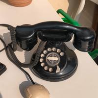 due telefoni antichi inizio anno 1900