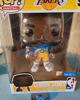 Funko Pop Lebron James gigante autografato COA 