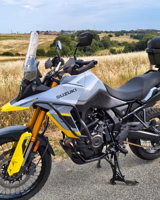 Suzuki V-Strom 800DE  con accessori