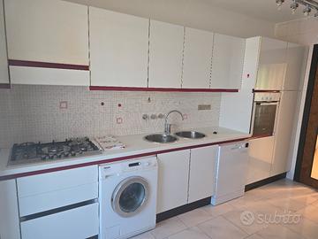  cucina, mobile bagno, box doccia, poltr