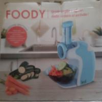 robot tuttofare per tagliare grattugia ecc..