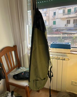 Borsa cilindrica per  canne da pesca