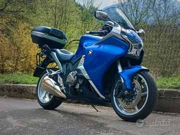 Honda VFR 1200 F DCT TC 2012 – GUASTO MOTORE