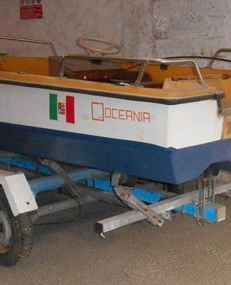 Barca in vetroresina con motore