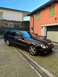 MERCEDES E220d Avantgarde 2007 PEZZI