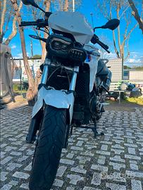 BMW F800R 2012 -  Tagliandata - gomme nuove