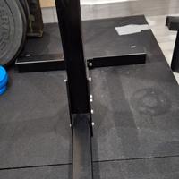 Rack pesistica con barra trazioni 