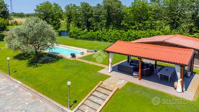 VILLA SINGOLA A REGGIO NELL'EMILIA