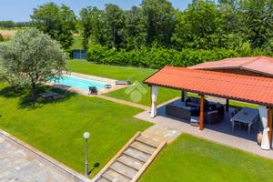 VILLA SINGOLA A REGGIO NELL'EMILIA