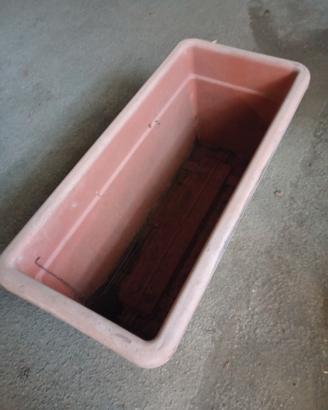 coppia di fioriere in plastica 