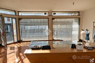 NEGOZIO A GALLIERA VENETA