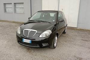 Lancia Ypsilon 1.2 - imp. GPL -