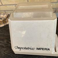 Impastatrice per fare dolci  e pasta