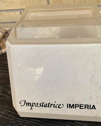 Impastatrice per fare dolci  e pasta