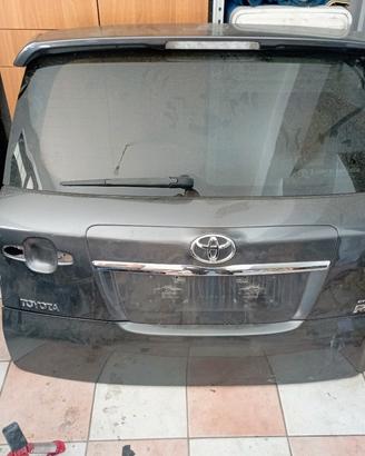 cofano posteriore Toyota 