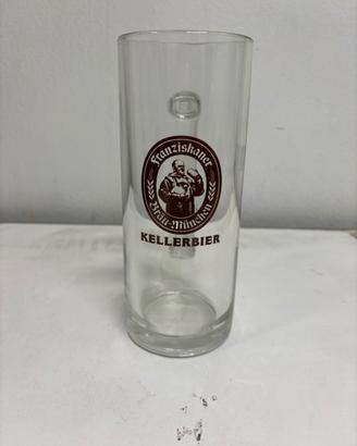 Bicchieri e boccali della birra