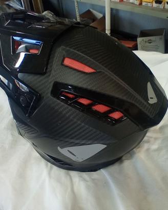 casco ufo in carbono e occhiai con lenti