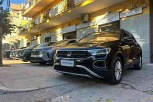 VOLKSWAGEN T-Roc 1.5 AUTOMATICA CLIMA AUT. -LED-