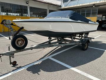 Motoscafo vetroresina