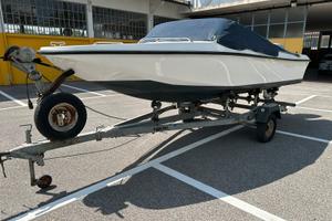 Motoscafo vetroresina