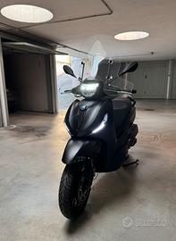 Piaggio Beverly 300 - Deep Black- 03/24 - 4.750 km