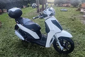 Piaggio carnaby cruiser 300