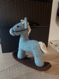 cavallino a dondolo decorazione 