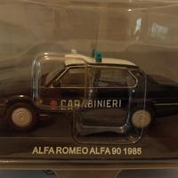 Alfa 90 1985 Carabinieri scala 1/43+ fascicolo 