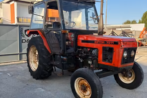 Trattore Zetor 7211