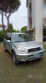 TOYOTA RAV4 2001 -  LEGGENDA DELL'AFFIDABILITÀ