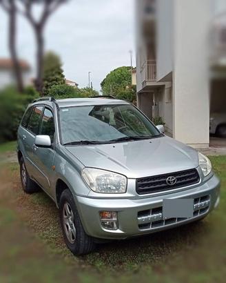 TOYOTA RAV4 2001 -  LEGGENDA DELL'AFFIDABILITÀ