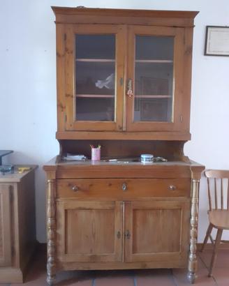 Credenza romagnola