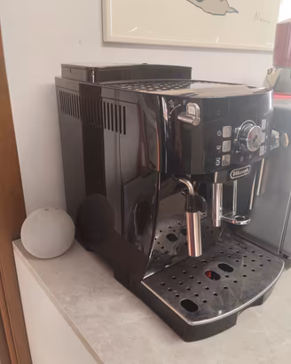 Macchina caffè Magnifica S DeLonghi