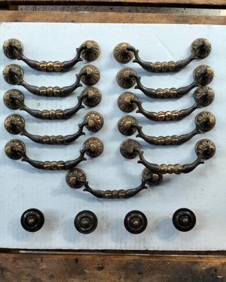 maniglie in bronzo per mobili 