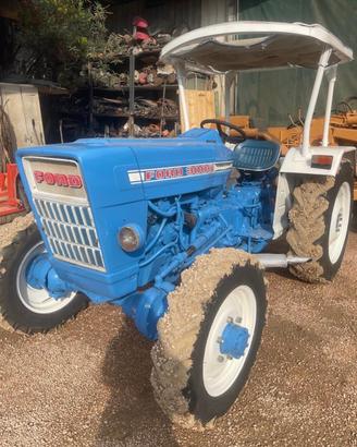 trattore Ford 3000 targato cabinato 4 rm