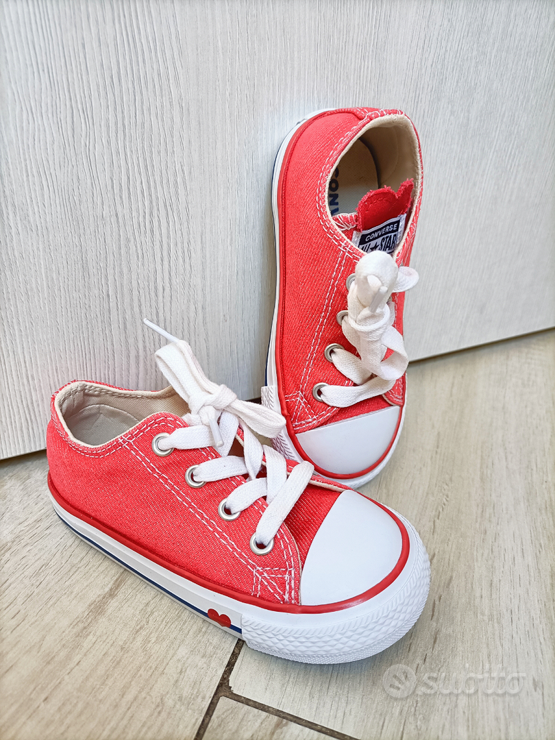 Scarpe converse n 23 vestono grandi come 24 Tutto per i