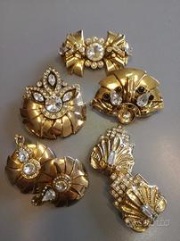 Orecchini e spille di bigiotteria vintage